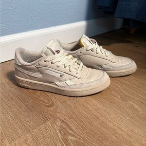 Reebok Cream Low-Top Sneakers
